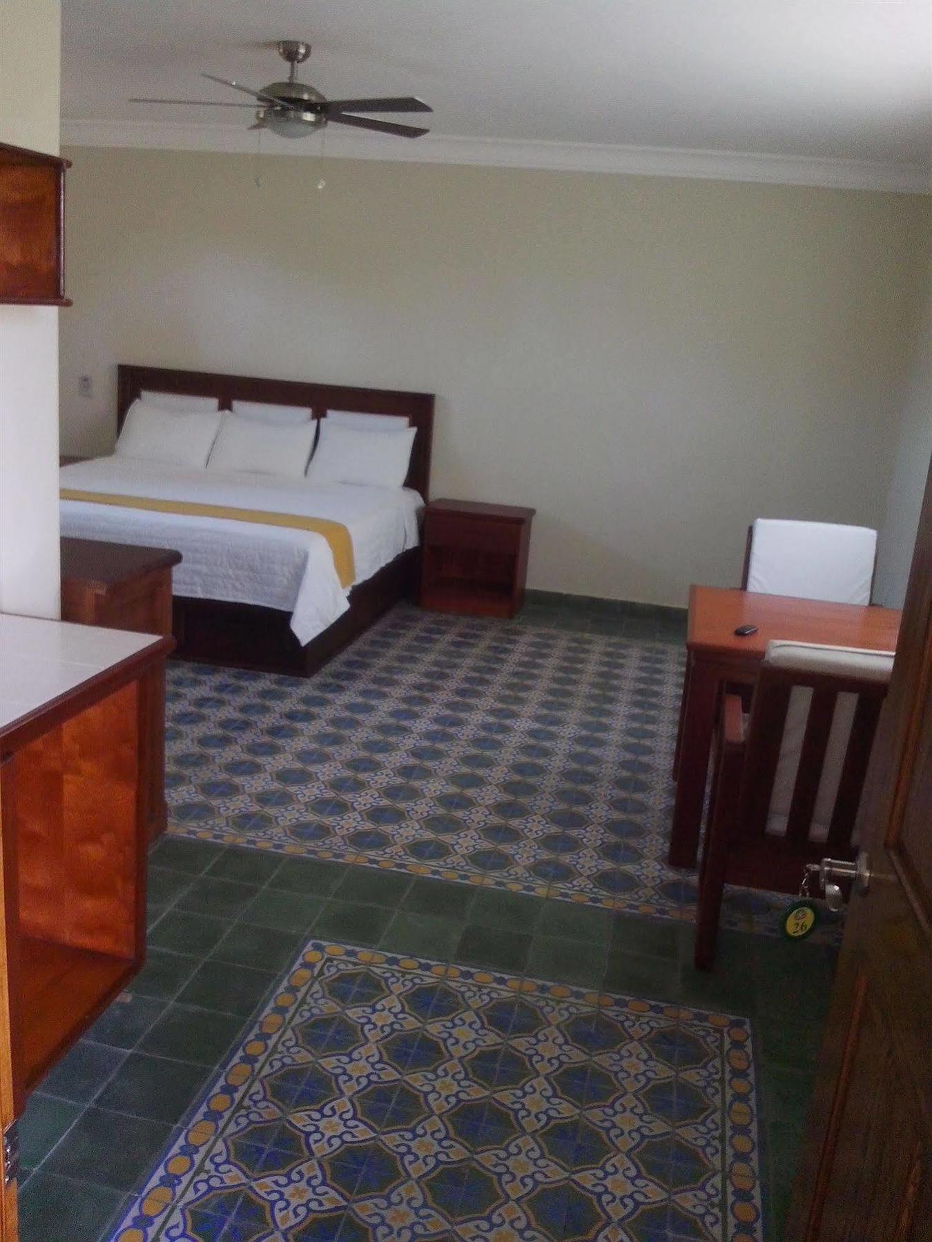 Hotel La Cretonne Ле Ке Екстериор снимка